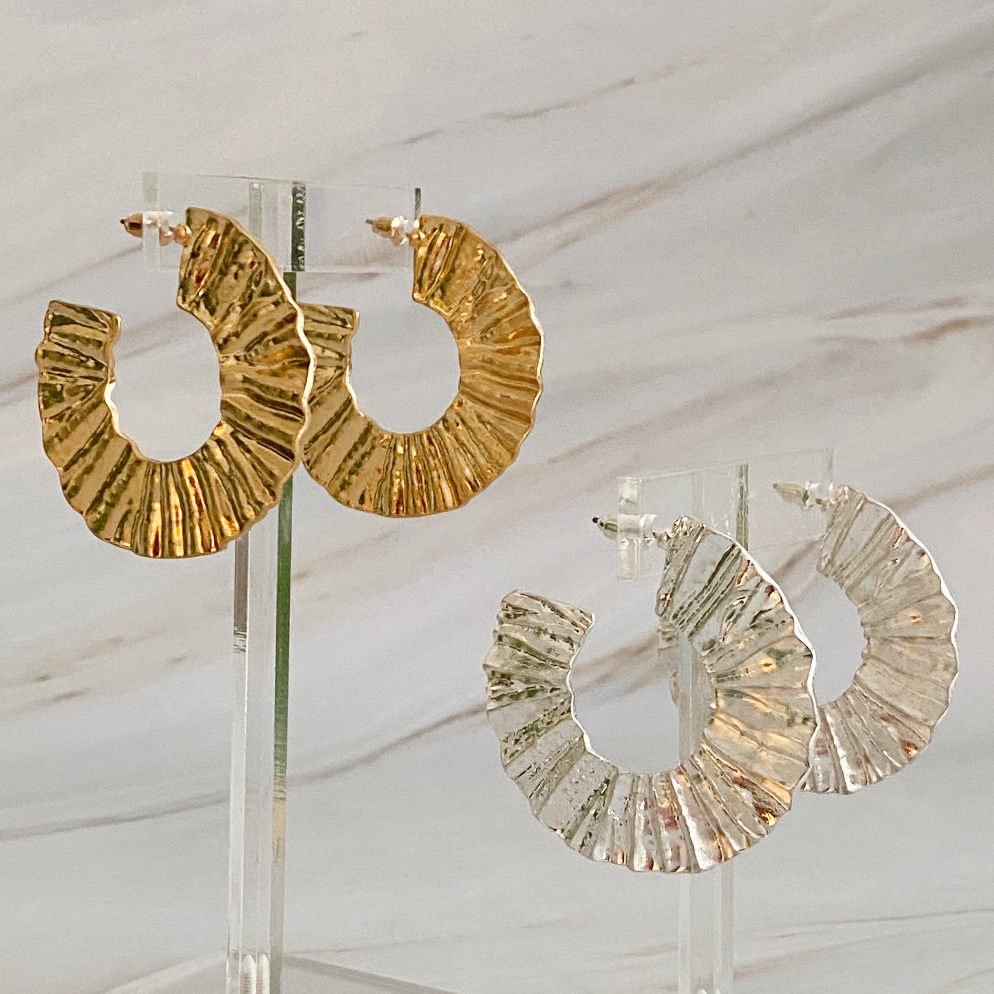 Sculpted Crinkle Statement Hoop Earrings – Artistic Gold Hoop Design Lysandra Luxe