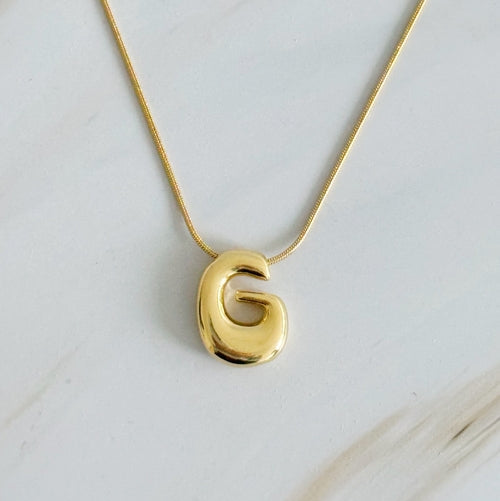 Balloon Letter Initial Necklace – 18K Gold‑Plated Brass Initial Pendant on 16″ Chain with 2″ Extender Lysandra Luxe