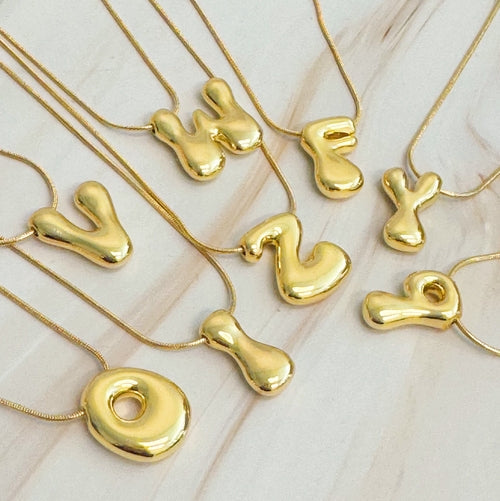 Balloon Letter Initial Necklace – 18K Gold‑Plated Brass Initial Pendant on 16″ Chain with 2″ Extender Lysandra Luxe