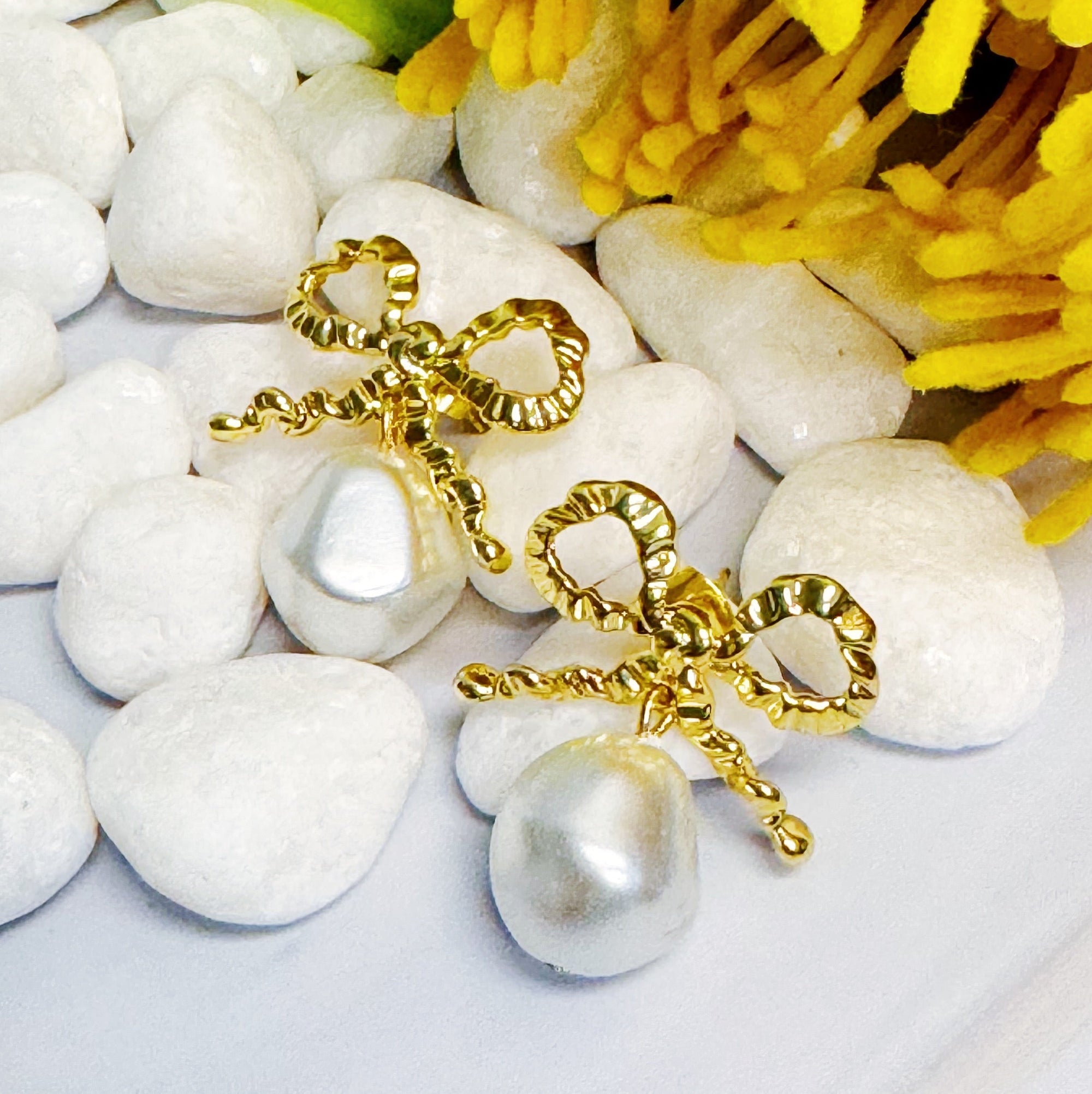 Vintage Charm Pearl Bow Drop Earrings – Elegant Gold Bow & Pearl Dangle Earrings for Women Lysandra Luxe