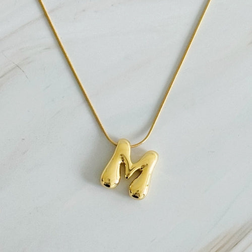 Balloon Letter Initial Necklace – 18K Gold‑Plated Brass Initial Pendant on 16″ Chain with 2″ Extender Lysandra Luxe