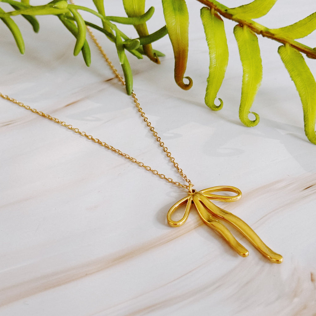 Gold Bow Pendant Necklace – 18K Gold Plated Stainless Steel Necklace for Women