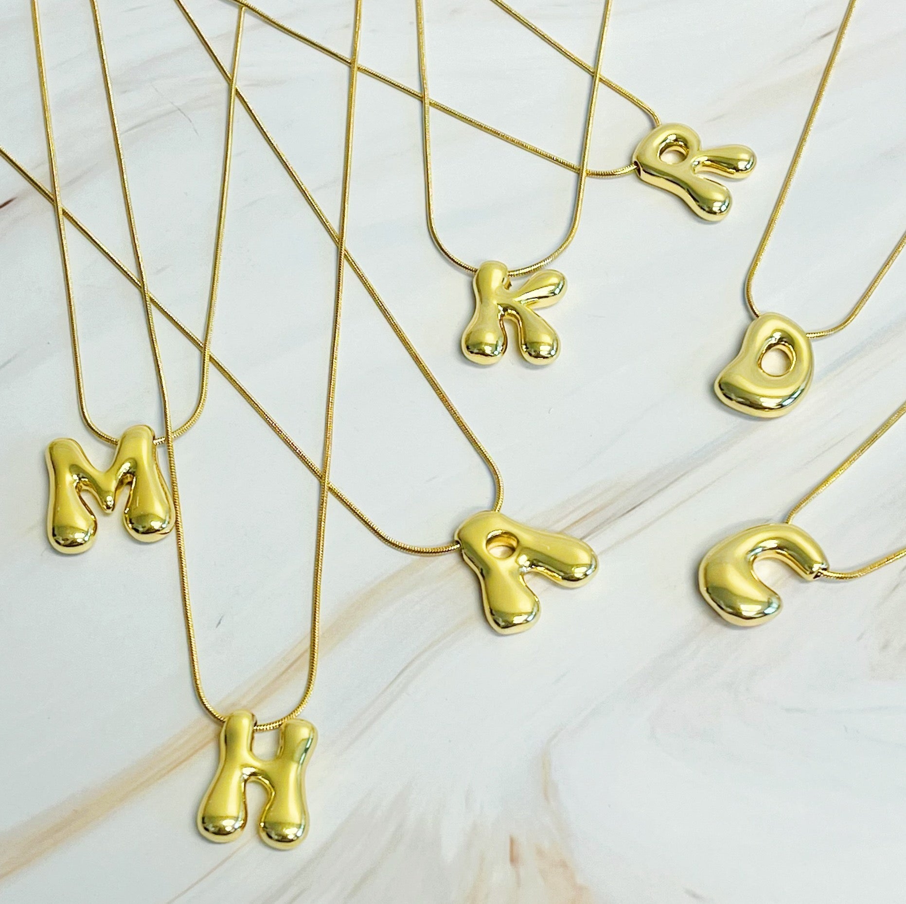 Balloon Letter Initial Necklace – 18K Gold‑Plated Brass Initial Pendant on 16″ Chain with 2″ Extender Lysandra Luxe