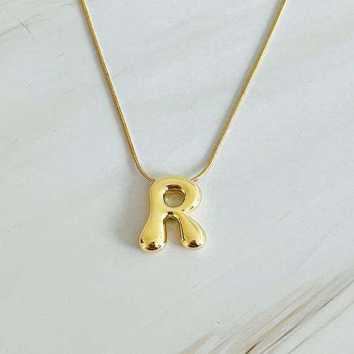 Balloon Letter Initial Necklace – 18K Gold‑Plated Brass Initial Pendant on 16″ Chain with 2″ Extender Lysandra Luxe