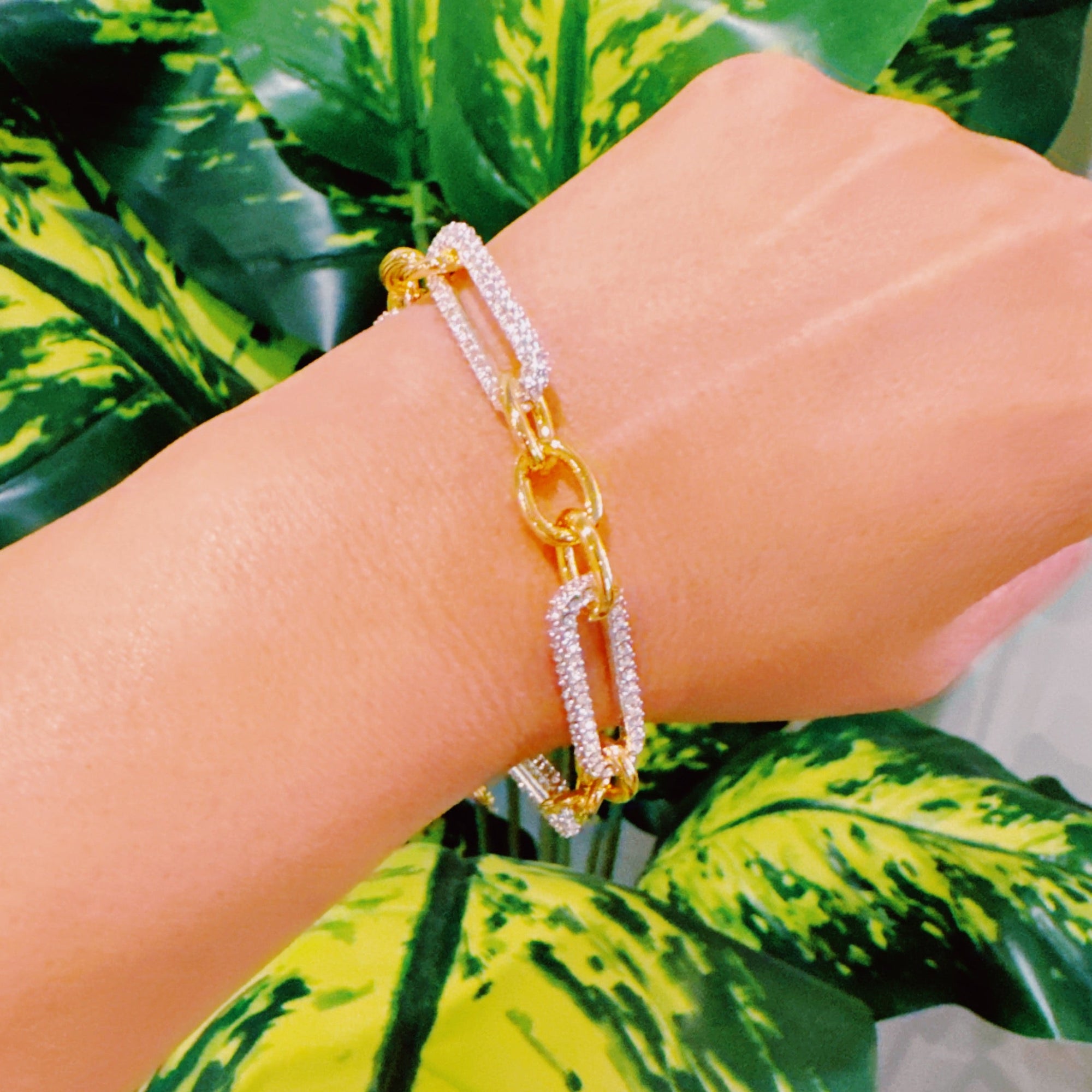 Chic and Glam Chain Bracelet – 18k Gold Plated Link Chain Bracelet for Women | Elegant Gold Statement Bracelet, Modern Fashion Jewelry