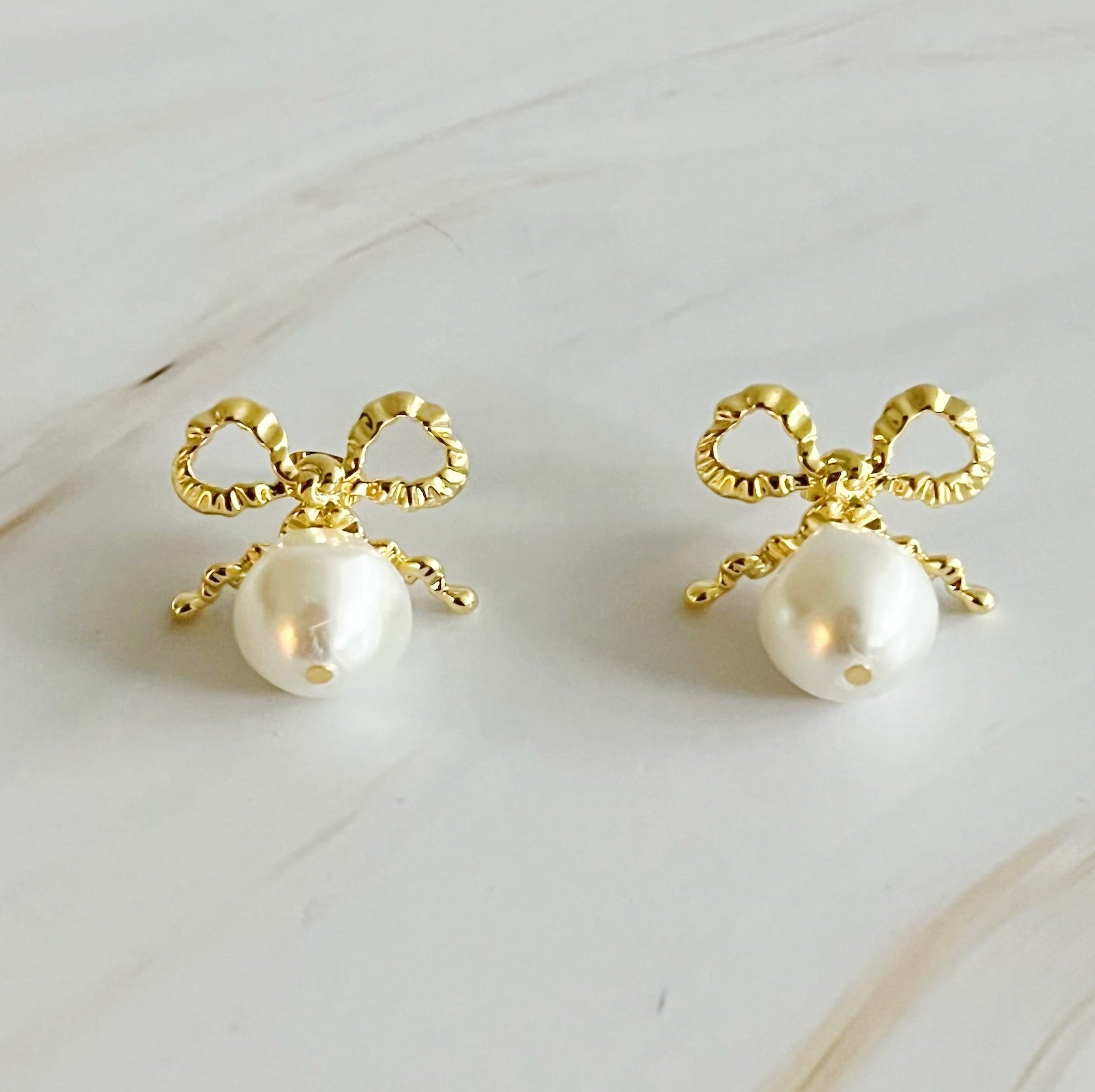 Vintage Charm Pearl Bow Drop Earrings – Elegant Gold Bow & Pearl Dangle Earrings for Women Lysandra Luxe