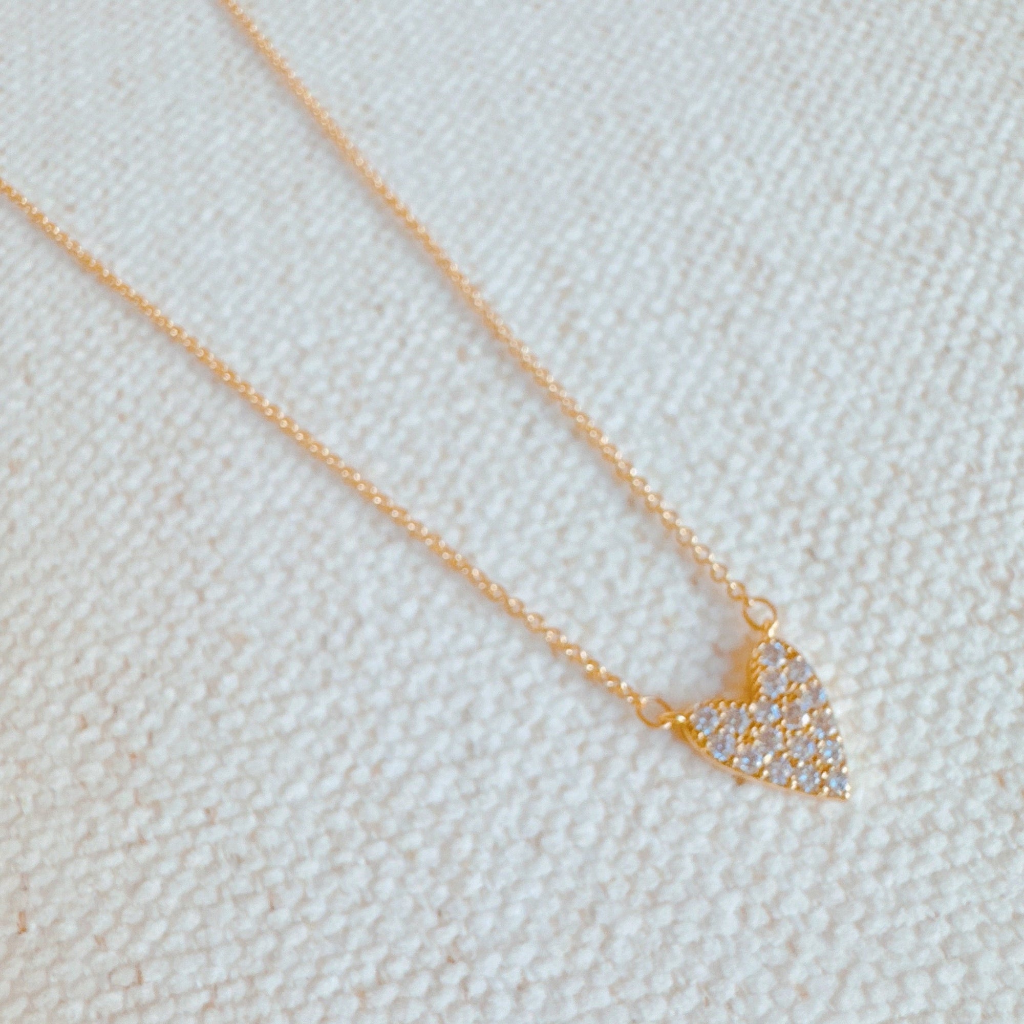 Mini Heart Big Love Necklace – 18K Gold-Plated Heart Pendant on Adjustable Chain (15.5″ + 2″ Extender) Lysandra Luxe